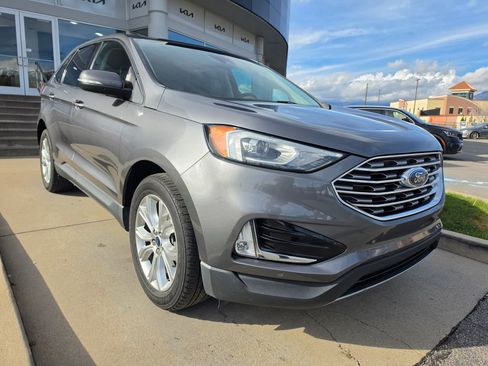 Used 2022 Ford Edge Titanium AWD/4WD image 3