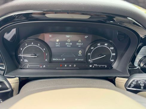 Used 2022 Lincoln Corsair AWD w/ Premium Package image 28