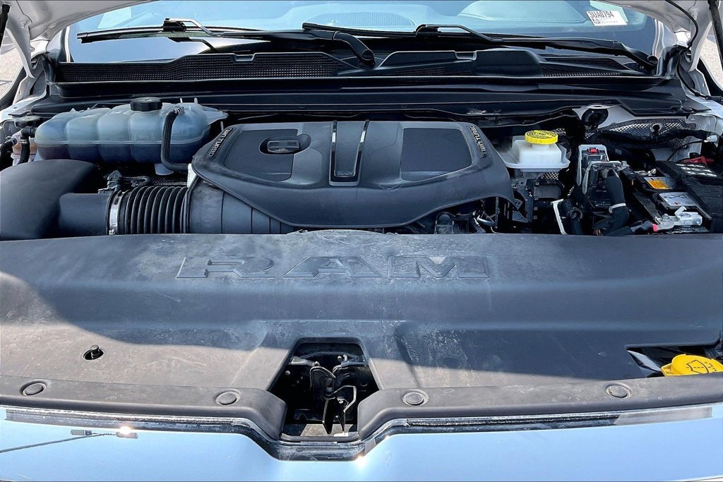 Used 2025 RAM 1500 Laramie AWD/4WD image 35