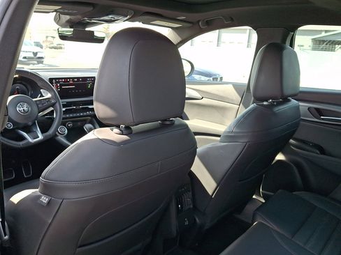 Used 2024 Alfa Romeo Tonale Veloce w/ Premium Interior Package image 21