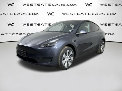 Used 2023 Tesla Model Y Long Range image 1
