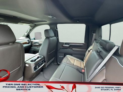 New 2025 GMC Sierra 2500 Denali w/ Denali Reserve Package image 28