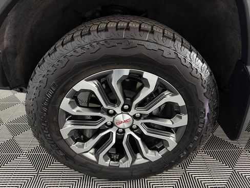 Used 2024 GMC Canyon Denali AWD/4WD image 11