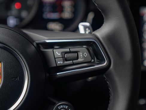 Certified 2026 Porsche Macan image 8