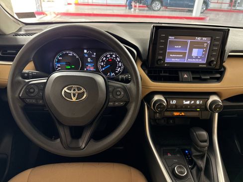 Used 2022 Toyota RAV4 XLE w/ Convenience Package AWD/4WD image 16