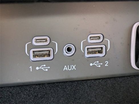 Used 2022 Jeep Grand Cherokee L Limited w/ Black Appearance Package image 19