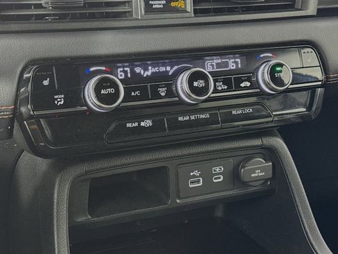 Used 2024 Honda Pilot TrailSport image 15