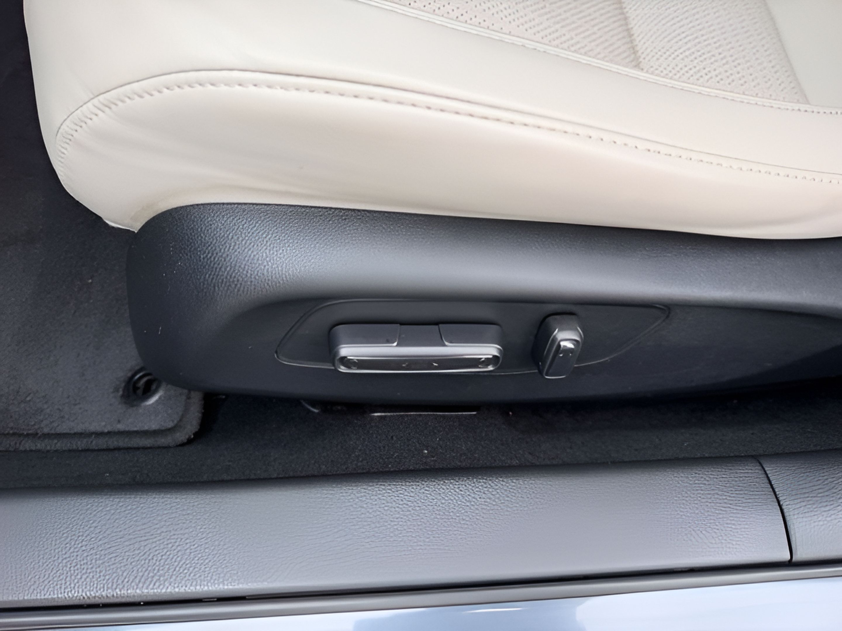 Used 2024 Honda Civic EX-L image 23