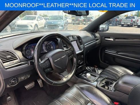 Used 2018 Chrysler 300 S w/ 300S Premium Group RWD image 17