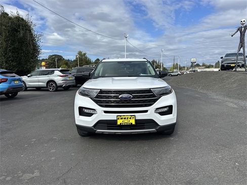 Used 2022 Ford Explorer XLT w/ Equipment Group 202A image 8