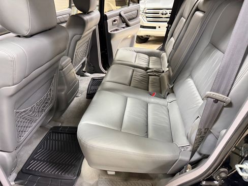 Used 2001 Toyota Land Cruiser image 22