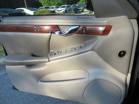 Used 2000 Cadillac De Ville Base w/ Comfort/Convenience Pkg image 16