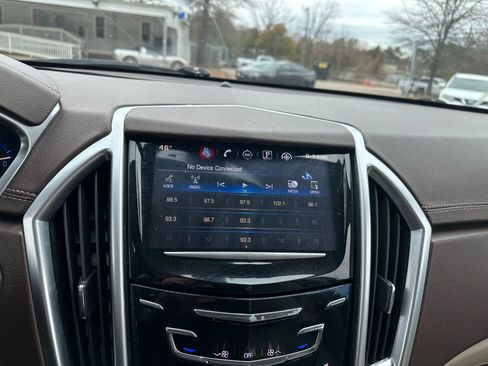 Used 2016 Cadillac SRX Luxury image 30