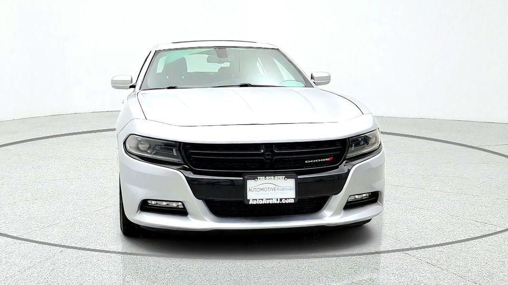 Used 2022 Dodge Charger SXT w/ Driver Convenience Group AWD/4WD image 2