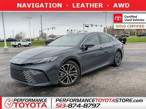 Used 2025 Toyota Camry XLE image 1