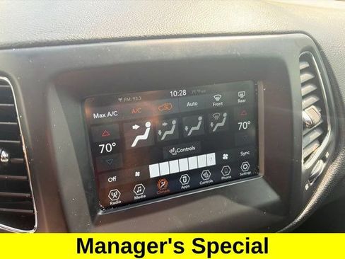 Used 2020 Jeep Compass Latitude w/ Cold Weather Group AWD/4WD image 22