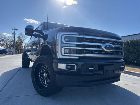 Used 2024 Ford F250 Platinum image 8