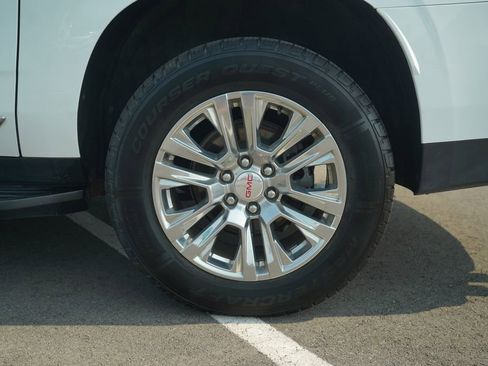 Used 2022 GMC Yukon XL Denali image 40