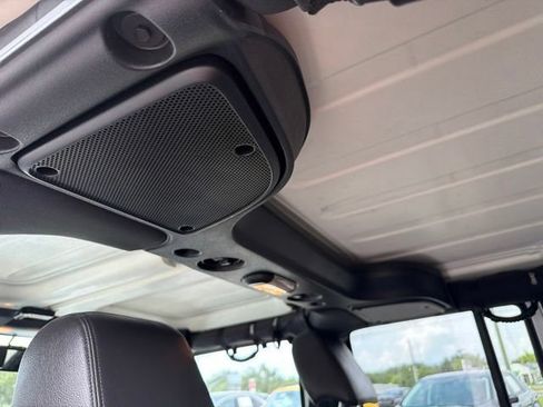 Used 2015 Jeep Wrangler Unlimited Sahara w/ Dual Top Group AWD/4WD image 16