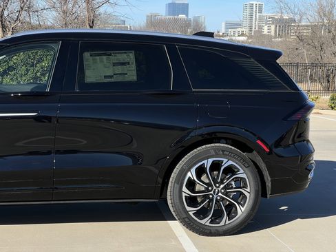 New 2026 Lincoln Nautilus Reserve image 6