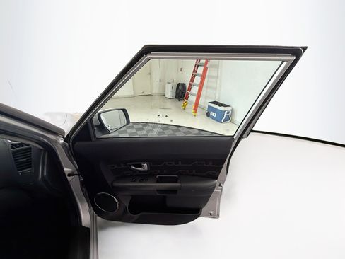 Used 2012 Kia Soul + FWD image 29
