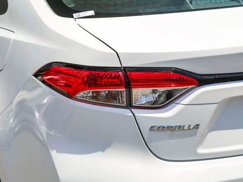 Used 2022 Toyota Corolla LE FWD image 7