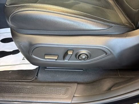 Used 2025 Jeep Grand Cherokee Altitude AWD/4WD image 15
