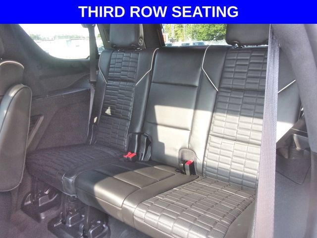 Used 2024 Cadillac Escalade Sport Platinum w/ LPO, ONYX Package AWD/4WD image 3