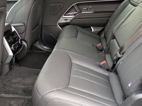 New 2026 Land Rover Range Rover Long Wheelbase SE image 17