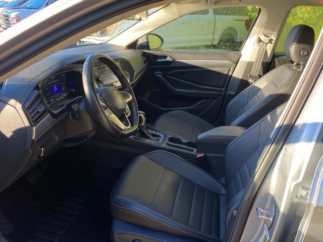 Used 2023 Volkswagen Jetta SE FWD image 10