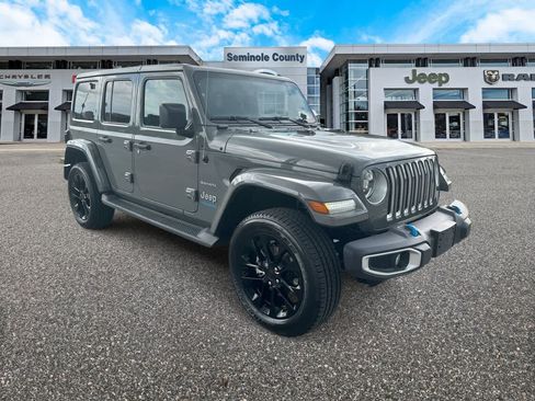 Certified 2022 Jeep Wrangler Unlimited Sahara AWD/4WD image 2