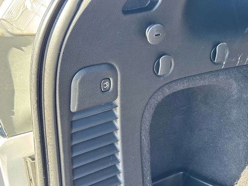 Used 2019 Jeep Grand Cherokee Limited image 14