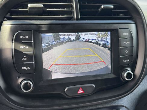 Used 2021 Kia Soul LX FWD image 17