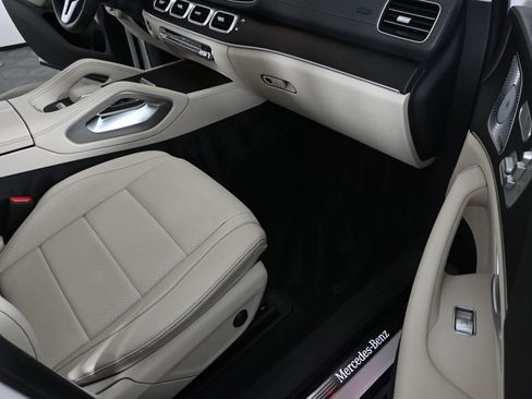 Used 2020 Mercedes-Benz GLS 450 4MATIC image 23