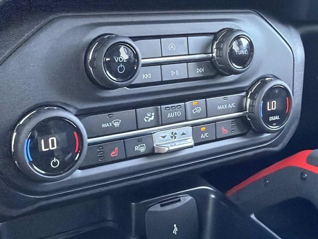 Used 2025 Ford Bronco Heritage Edition AWD/4WD image 28