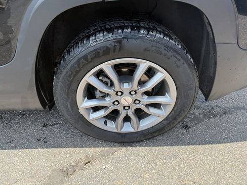 Used 2022 GMC Terrain SLT AWD/4WD image 17