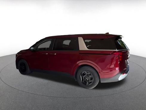 Used 2026 Kia Carnival FWD image 10