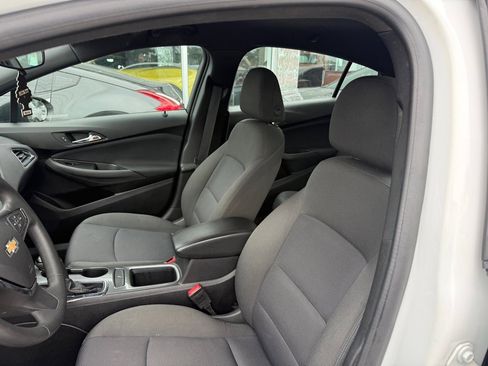 Used 2018 Chevrolet Cruze LT image 24