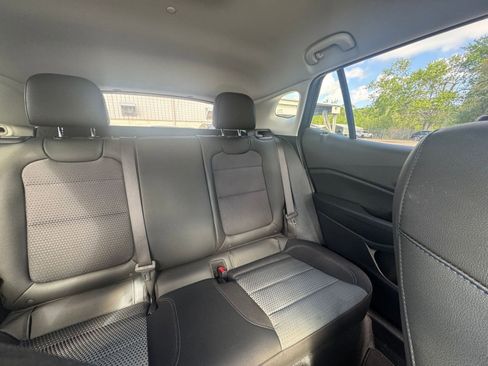 Used 2025 Chevrolet Trax LT w/ LT Convenience Package image 36