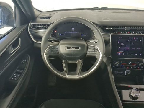 Used 2024 Jeep Grand Cherokee L Laredo image 19