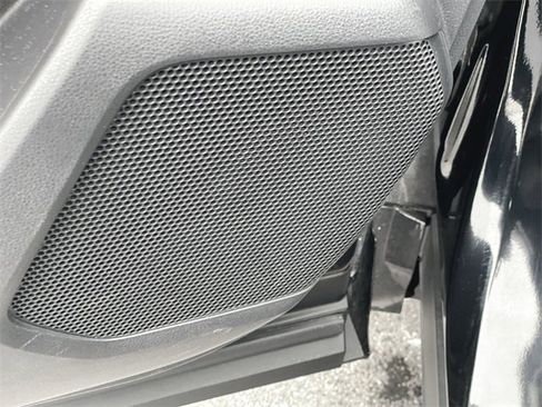 Used 2022 Toyota Highlander LE image 22