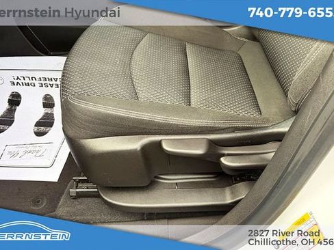 Used 2022 GMC Terrain SLE FWD image 16