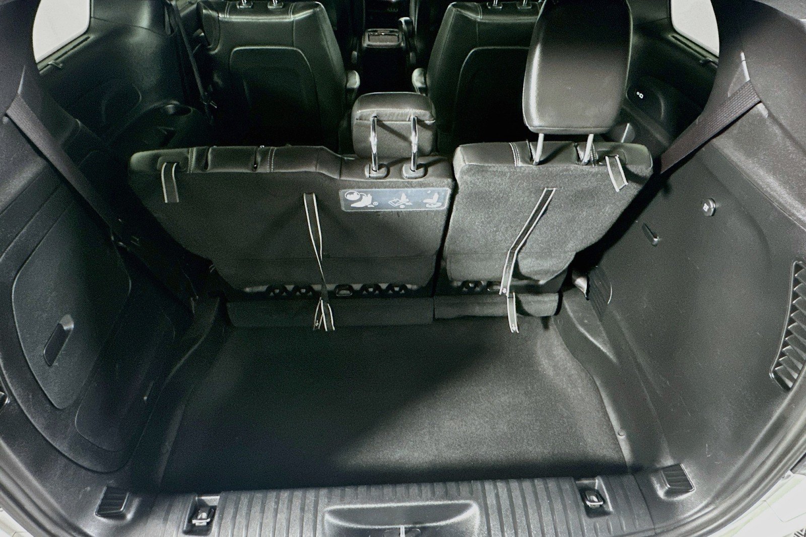 Used 2021 Chrysler Pacifica Touring-L w/ Uconnect Theater Family Group FWD image 23