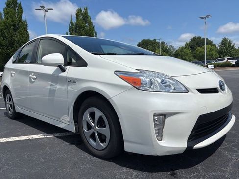 Used 2015 Toyota Prius Two FWD image 3