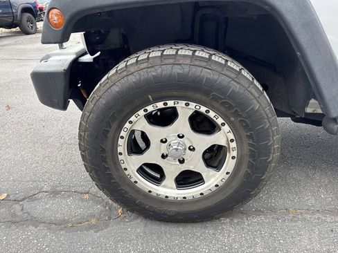 Used 2009 Jeep Wrangler Unlimited Rubicon w/ Trailer Tow Group image 15