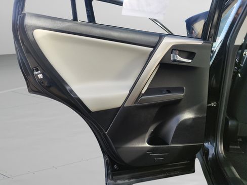 Used 2016 Toyota RAV4 XLE image 25