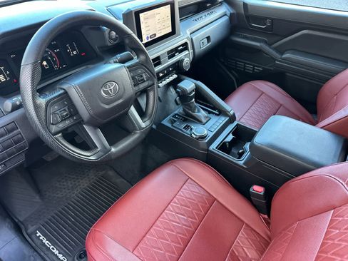Used 2025 Toyota Tacoma SR image 11