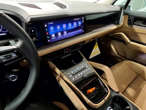 New 2026 Porsche Cayenne image 20