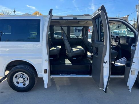 Used 2014 Chevrolet Express 2500 LS image 28