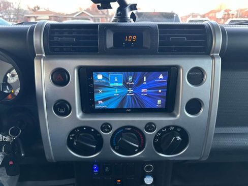 Used 2007 Toyota FJ Cruiser 4WD image 14